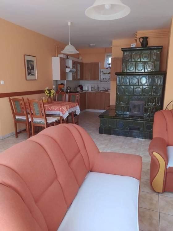Barbara Apartmanhaz Kehidakustány Εξωτερικό φωτογραφία