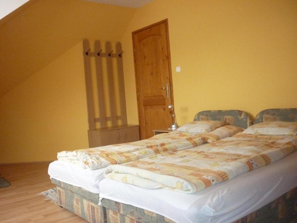 Barbara Apartmanhaz Kehidakustány Εξωτερικό φωτογραφία