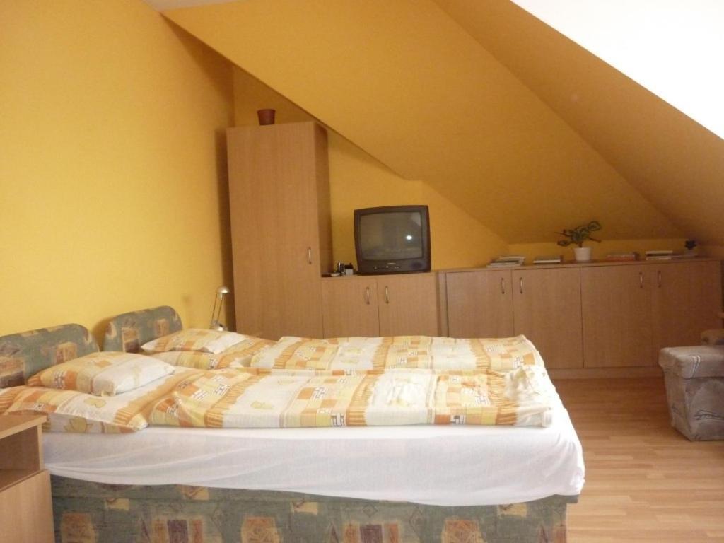 Barbara Apartmanhaz Kehidakustány Εξωτερικό φωτογραφία